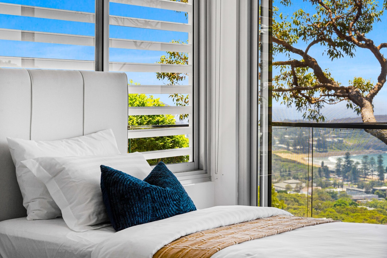 Costal Three-Storey Home with Panoramic Sea Views 24 Serain Residences