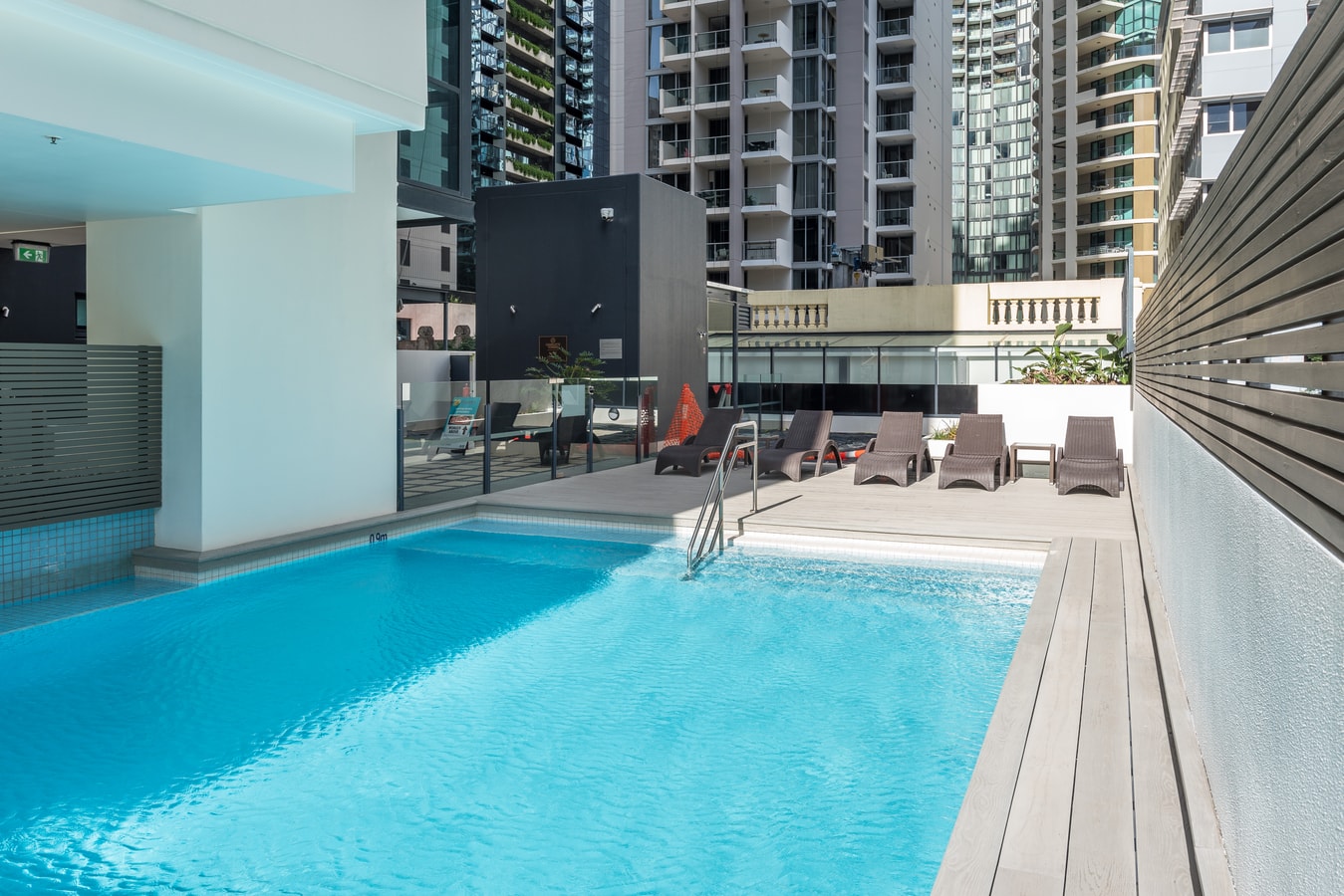 Modern 2BR in Brisbane CBD | Pool | Gym | Parking 13 Serain Residences
