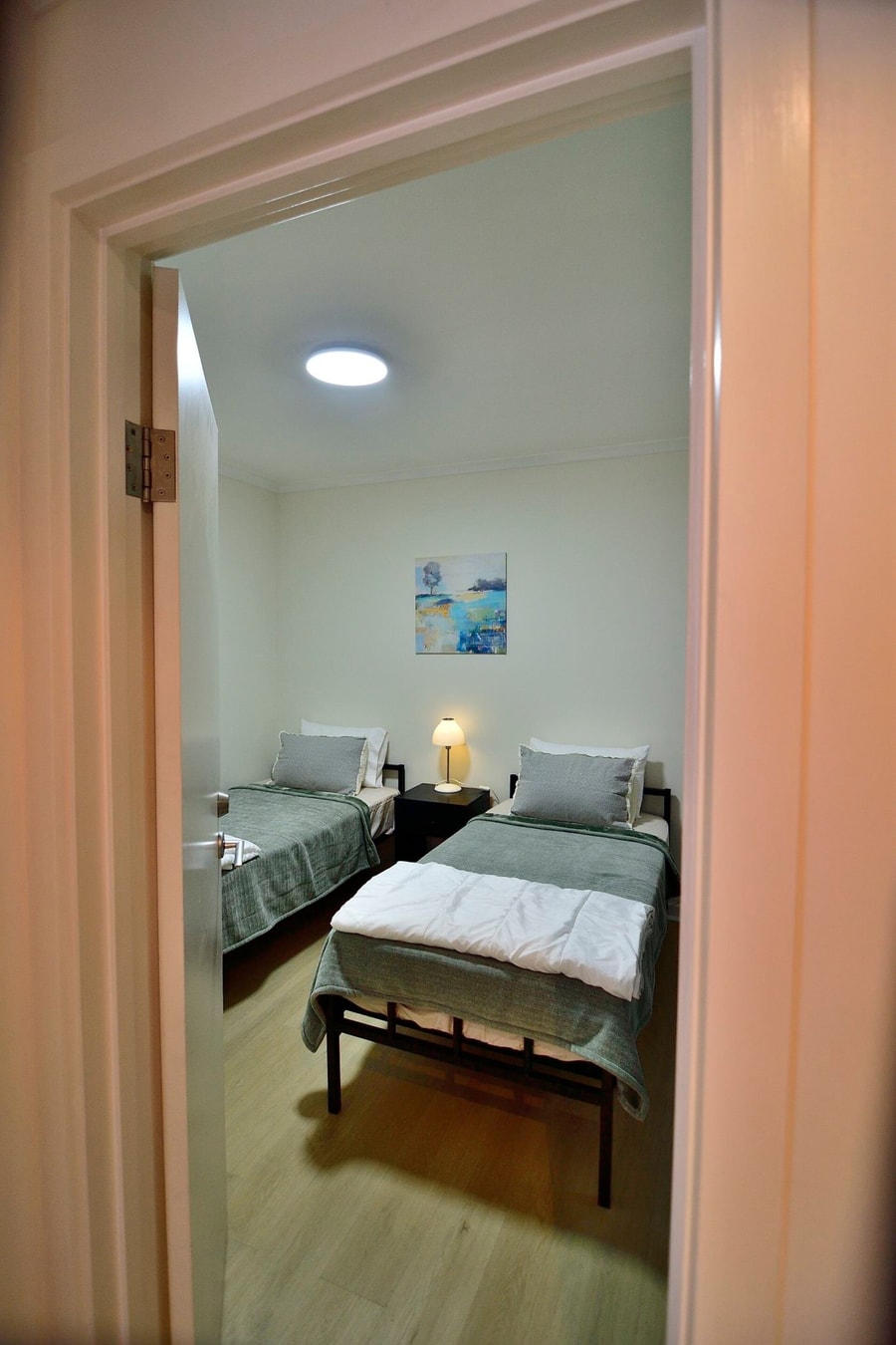 3BR Townhouse in Heart of Adelaide with Parking 8 Serain Residences