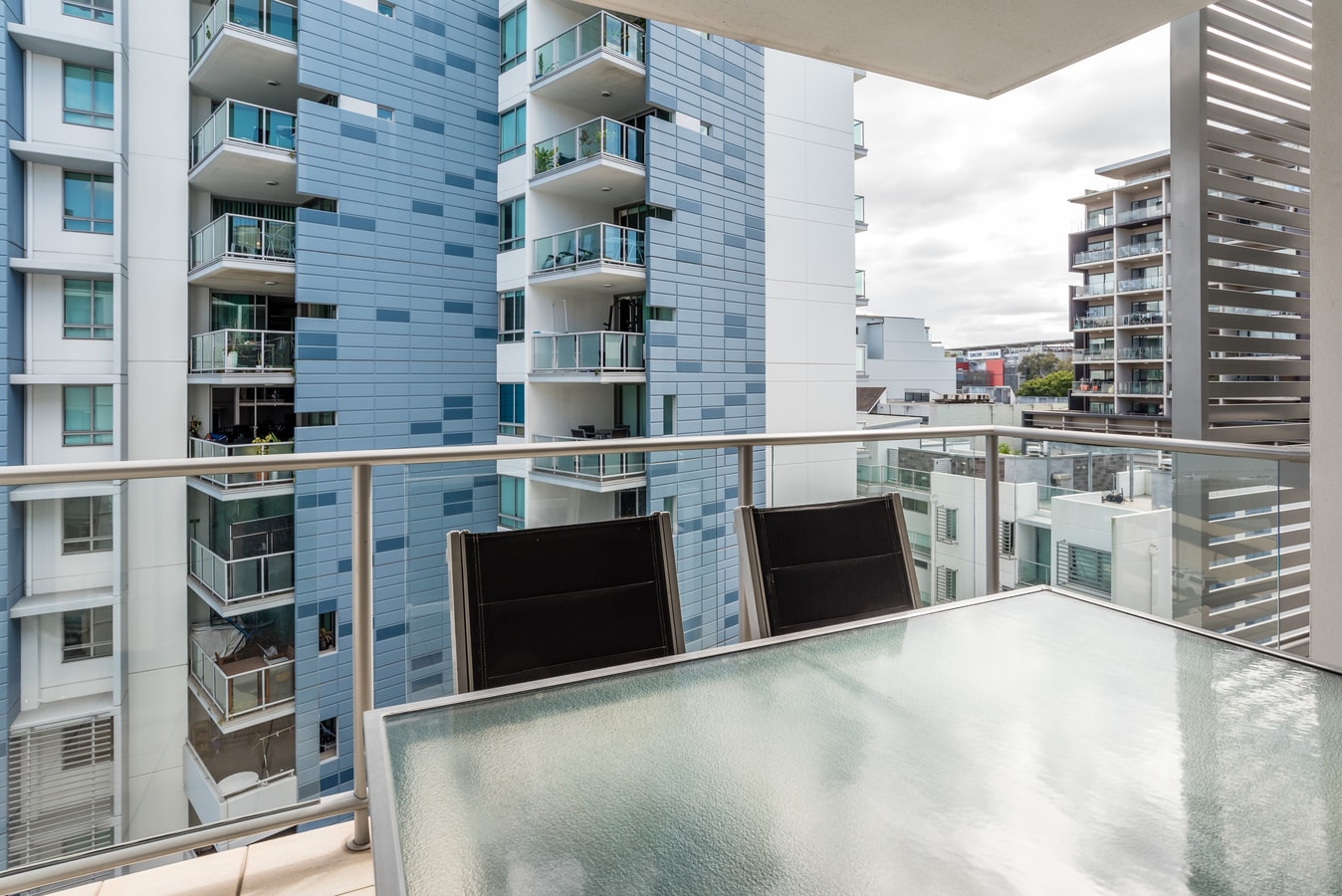 Prime Loc River Glimpse 2BR Walk to CBD w/Parking 12 Serain Residences