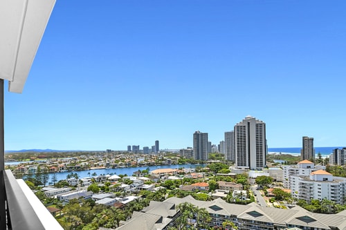 Comfortable 2 bedroom Apartment in Central Surfers 7 Serain Residences