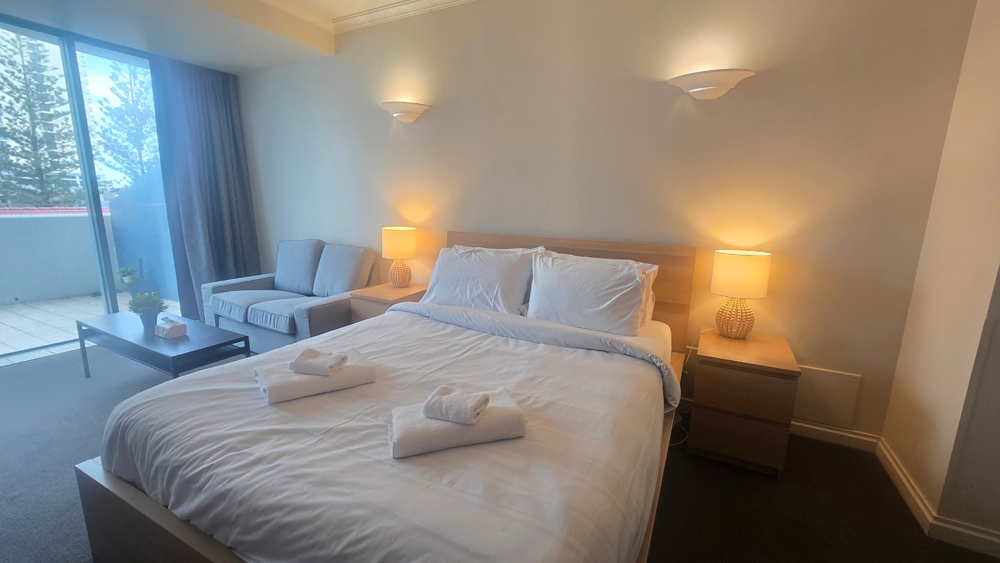 Central Located Queen Studio in Legend Hotel 8 Serain Residences