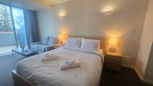 Central Located Queen Studio in Legend Hotel 8 Serain Residences