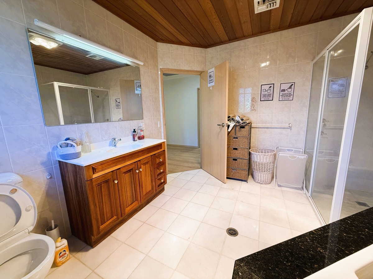 Inner North Gem | King Room Near ANU & City Centre 10 Serain Residences