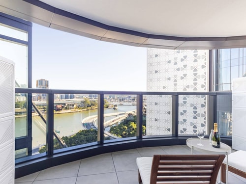 Riverfront 2Bedroom Apt in Brisbane City w/Parking 37 Serain Residences