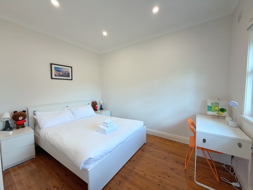 Burwood 4BR Family Home | Fast WiFi & Free Parking 16 Serain Residences
