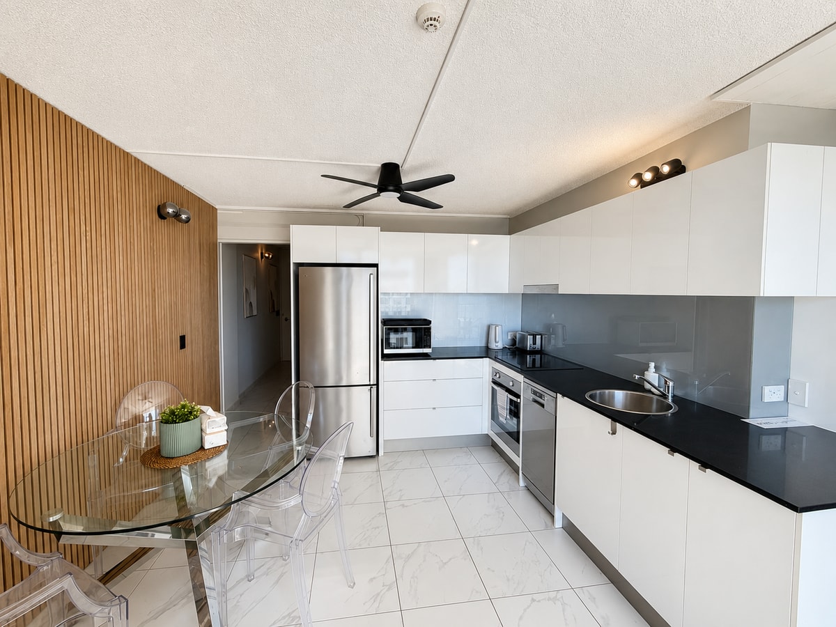 Beachside Ocean View 1BR Apartment Central Surfers 3 Serain Residences