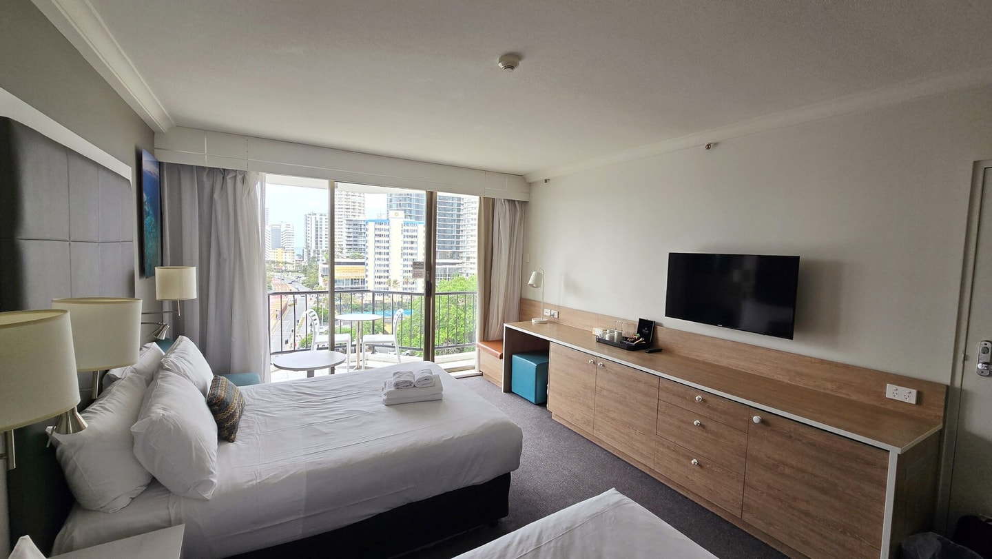 Central Located 2 Double-bed Hotel Room in Surfers 5 Serain Residences