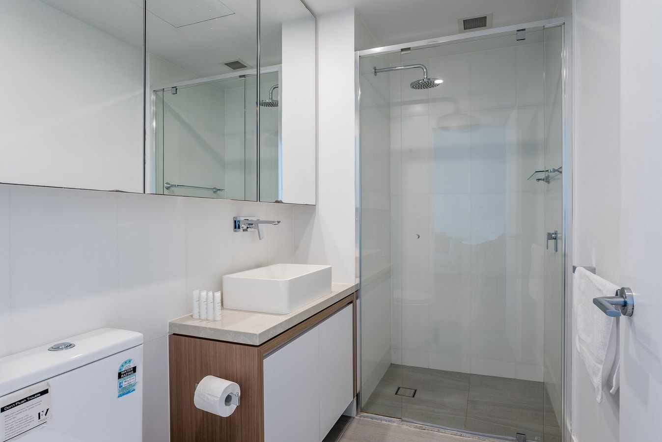 High-level 1 Bedroom Apartment in Fortitude Valley 13 Serain Residences