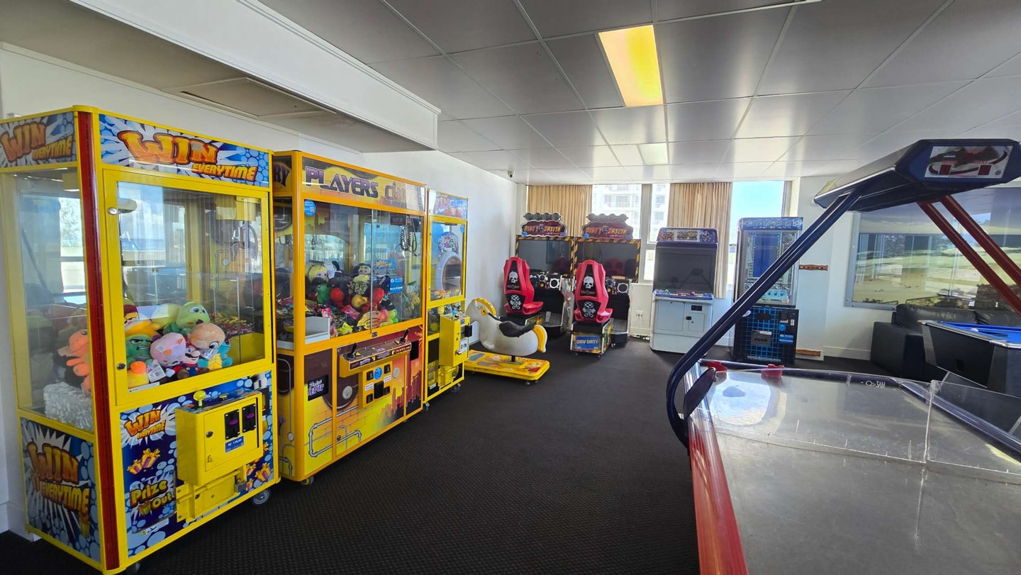 Beachside Ocean View 1BR Apartment Central Surfers 11 Serain Residences