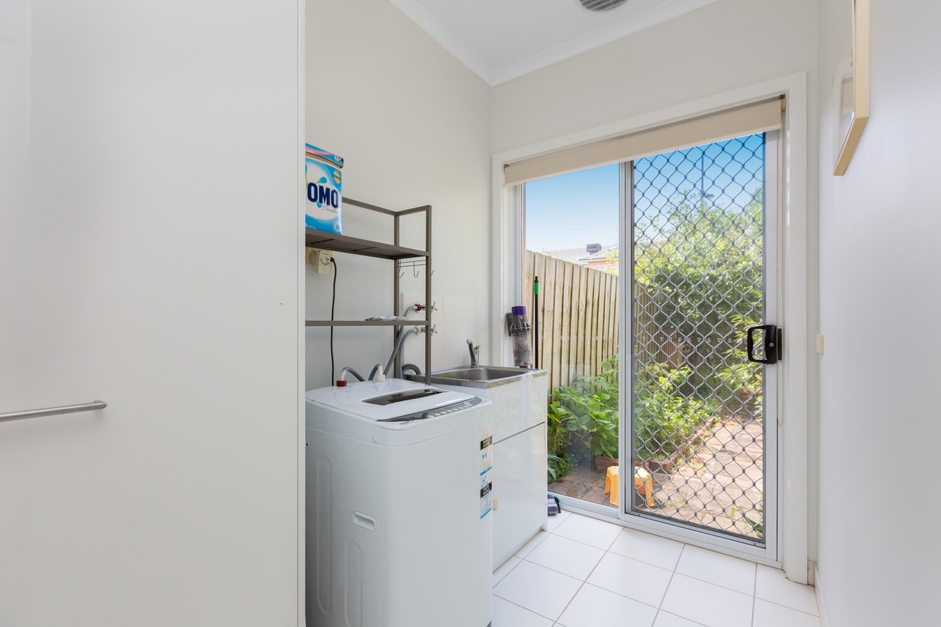 3 bedroom Townhouse next to River East Melbourne 17 Serain Residences