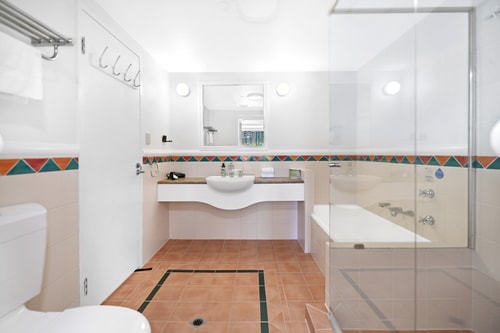 Sunlit 1-Bedroom Apt at Crown Tower with Parking 12 Serain Residences