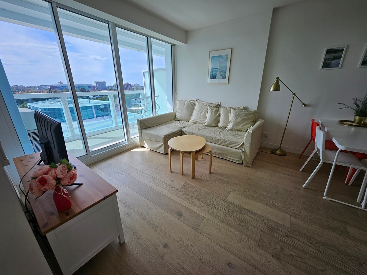 Convenient Located 2BDR apartment with Parking 5 Serain Residences
