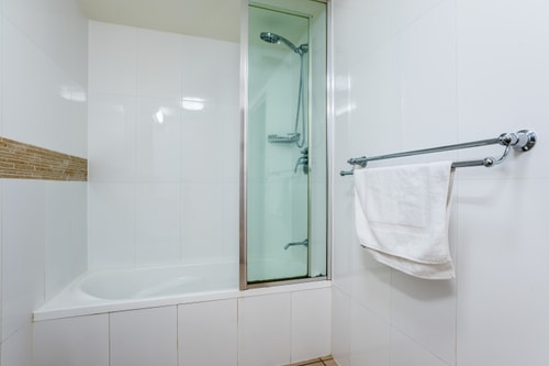 Prime Loc River Glimpse 2BR Walk to CBD w/Parking 18 Serain Residences