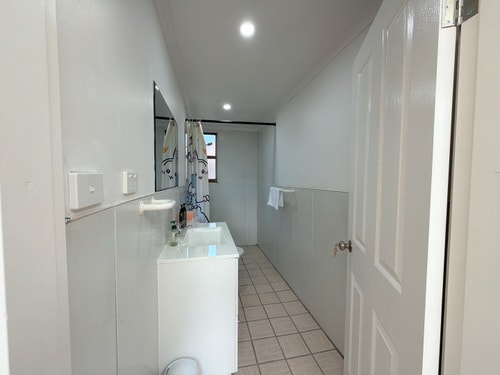 Burwood 4BR Family Home | Fast WiFi & Free Parking 36 Serain Residences