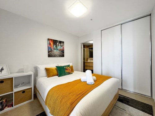 Ocean view modern 2 bedroom in St Kilda w/Parking 4 Serain Residences