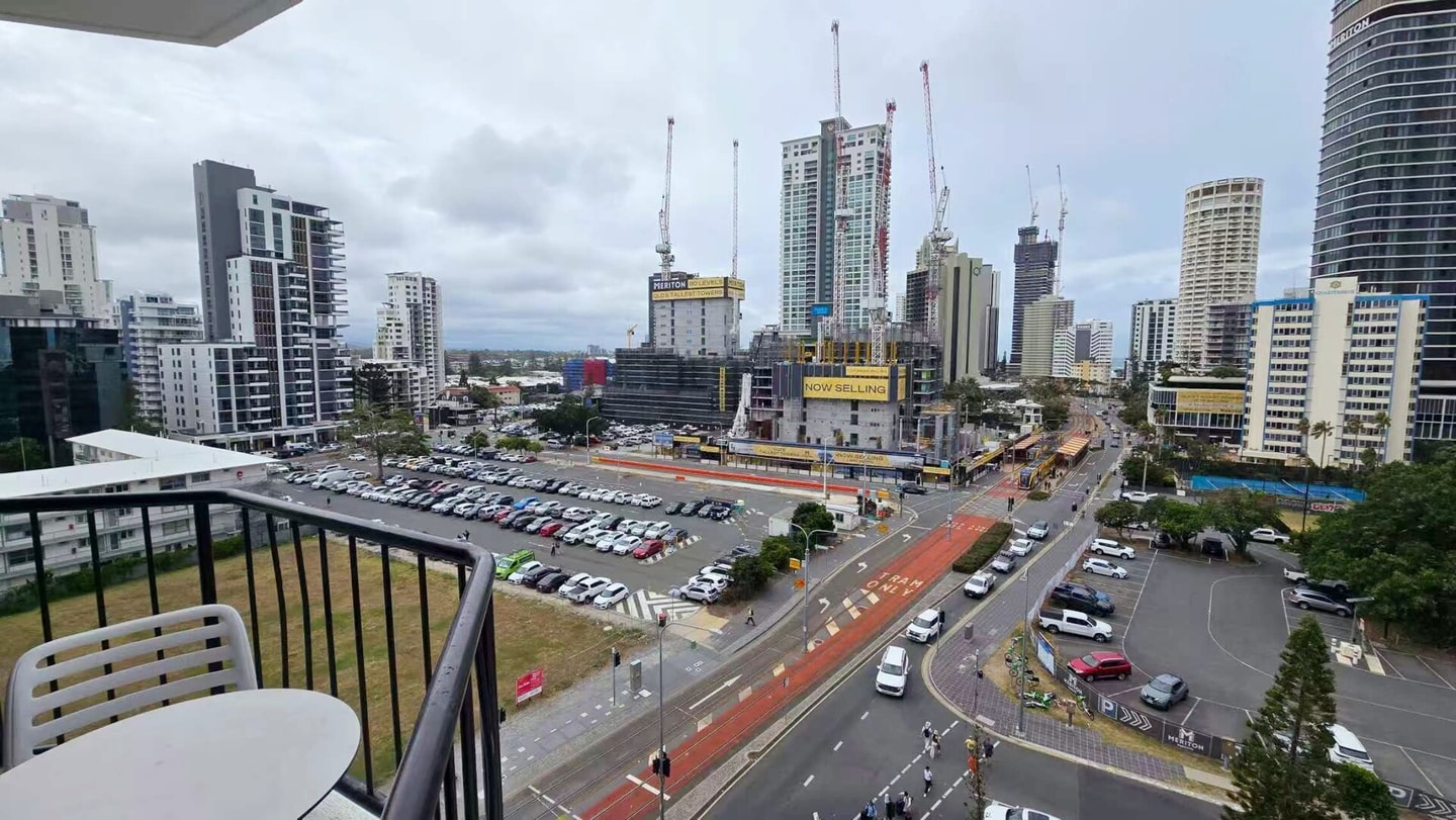 Central Located 2 Double-bed Hotel Room in Surfers 13 Serain Residences