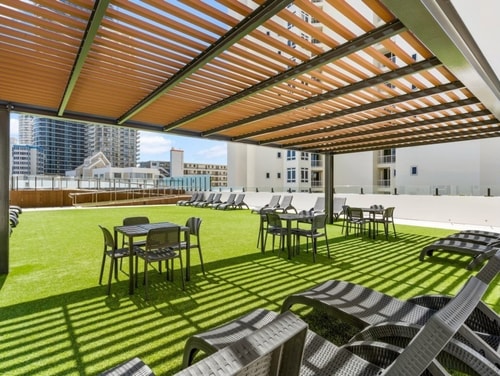 Central Located 2 Double-bed Hotel Room in Surfers 3 Serain Residences