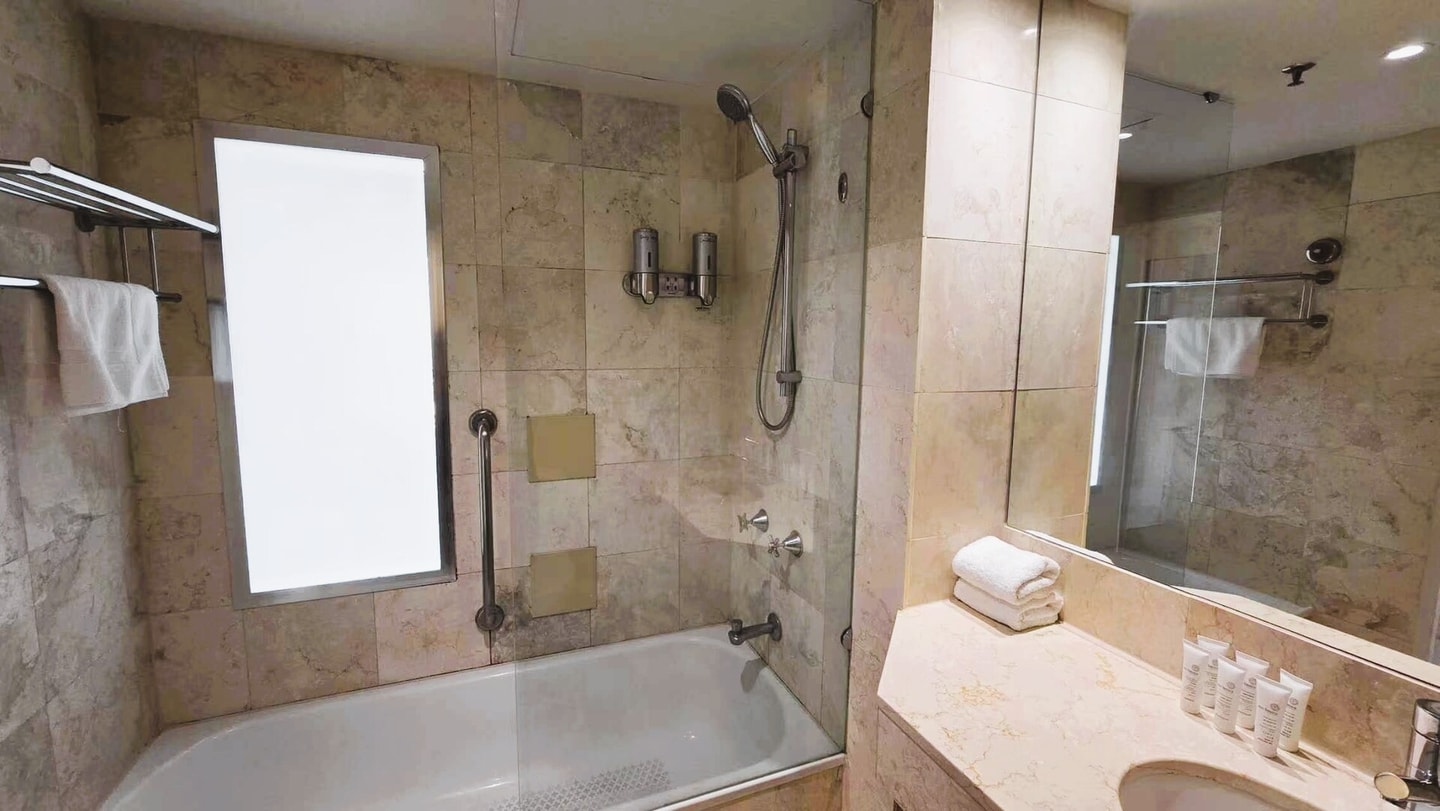 Comfortable 2-Bed Stay in Surfers | Great Location 2 Serain Residences