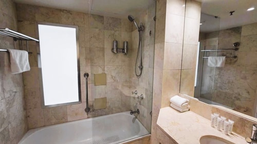 Comfortable 2-Bed Stay in Surfers | Great Location 2 Serain Residences