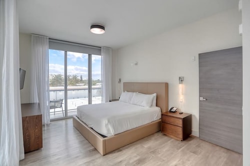Luxuriöse Eckeinheit mit umlaufendem Ozeanbalkon, Stil CS6, Cielo Stays