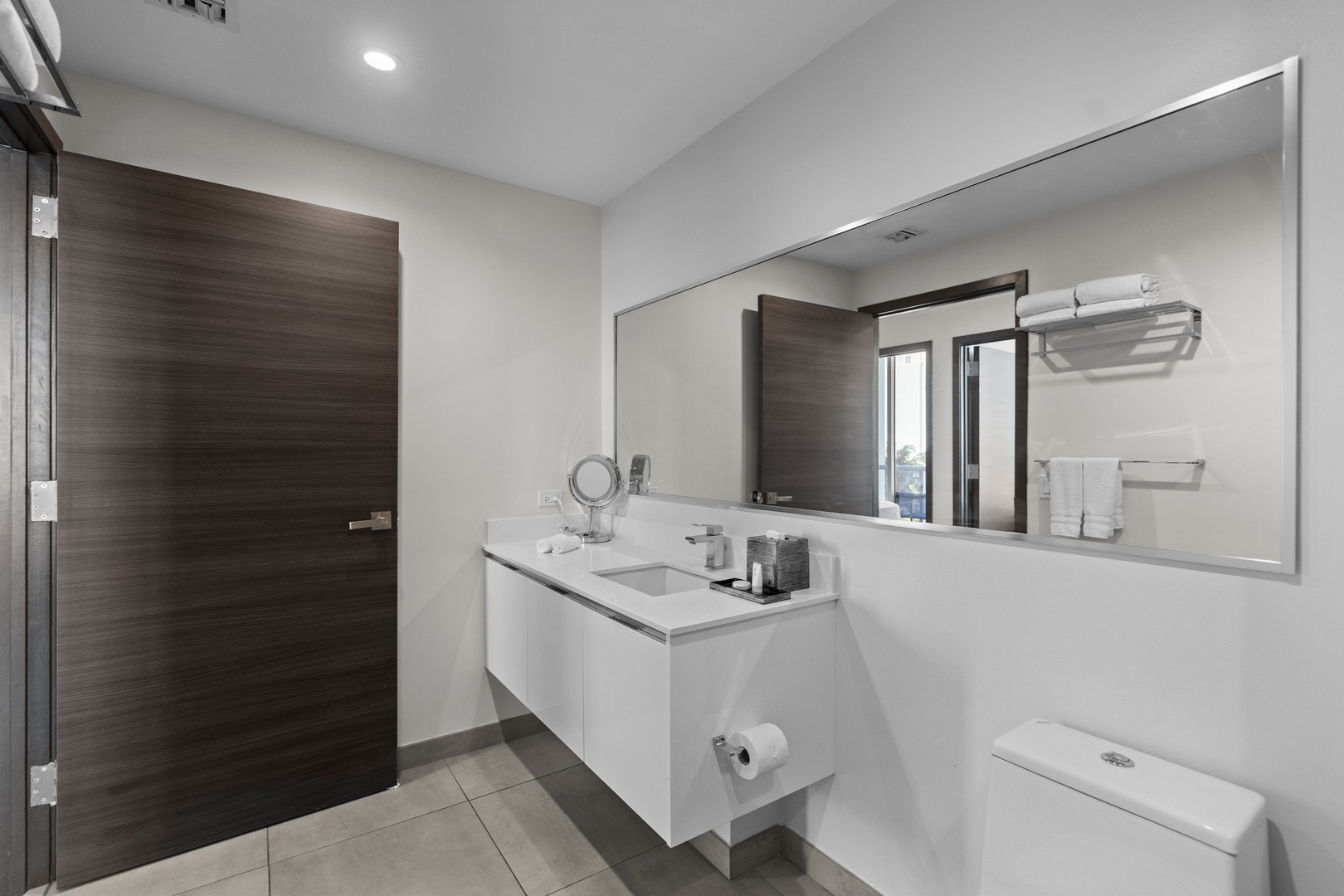 Chic 2BR Condo with Intracoastal View-CS8 59 Cielo Stays