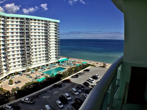 Beautiful Condo on Tides Resort on Hollywood Beach with Partial Ocean View-59075 7 Cielo Stays