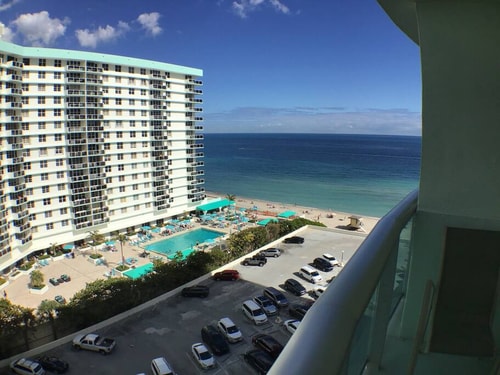 Beautiful Condo on Tides Resort on Hollywood Beach with Partial Ocean View-59075 13 Cielo Stays