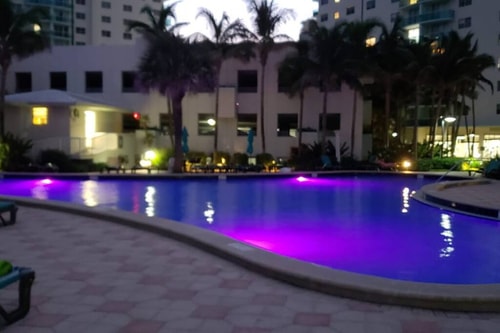 Beautiful Condo on Tides Resort on Hollywood Beach with Partial Ocean View-59075 20 Cielo Stays