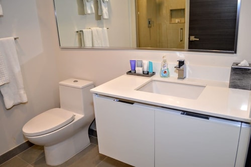 CH- Brand New Luxury Condo With Ocean View and Just Steps From the Beach-59858 10 Cielo Stays