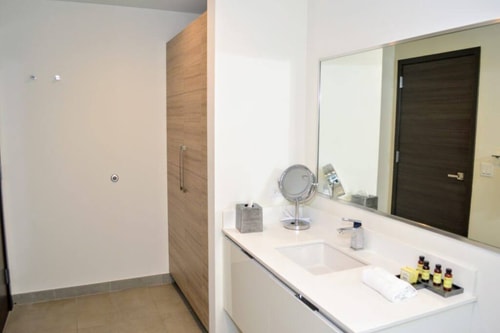 CH-Luxury Corner Unit with Partial Ocean View and Just Steps From the Beach-60333 6 Cielo Stays