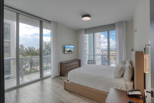 Watch the Sunrise At Your Wraparound Balcony-CS17 8 Manlio Viajes | Agencia de Turismo