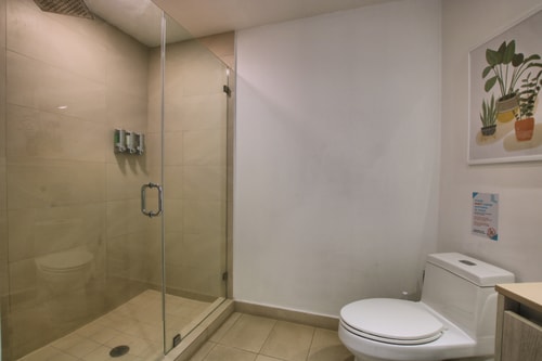 Luxury Beach Condo with Rooftop Pool 33 Cielo Stays