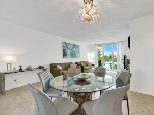 Beautiful Condo on Tides Resort on Hollywood Beach-300000865 2 Cielo Stays
