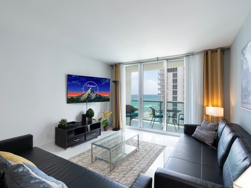 Beachfront Ocean View Tides Beach Resort Cielo Stays