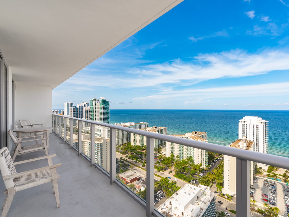 Lovely 2BD Condo w/ ocean view with rooftop pool & bar-300001212 Cielo Stays