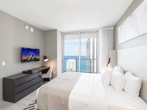 Lovely 2BD Condo w/ ocean view with rooftop pool & bar-300001212 19 Cielo Stays