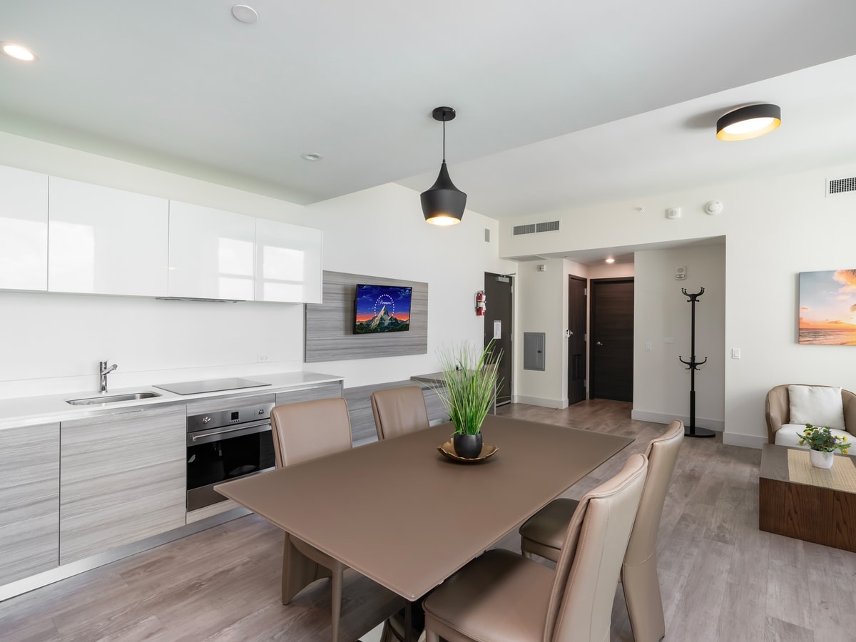 Condominio de lujo con vista al agua tranquila-CS13 9 Cielo Stays