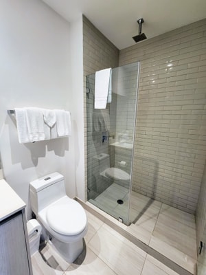 Waterfront Condo with Rooftop Pool 17 Tamesys Departamentos