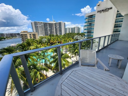 Waterfront Condo with Rooftop Pool 10 Tamesys Departamentos