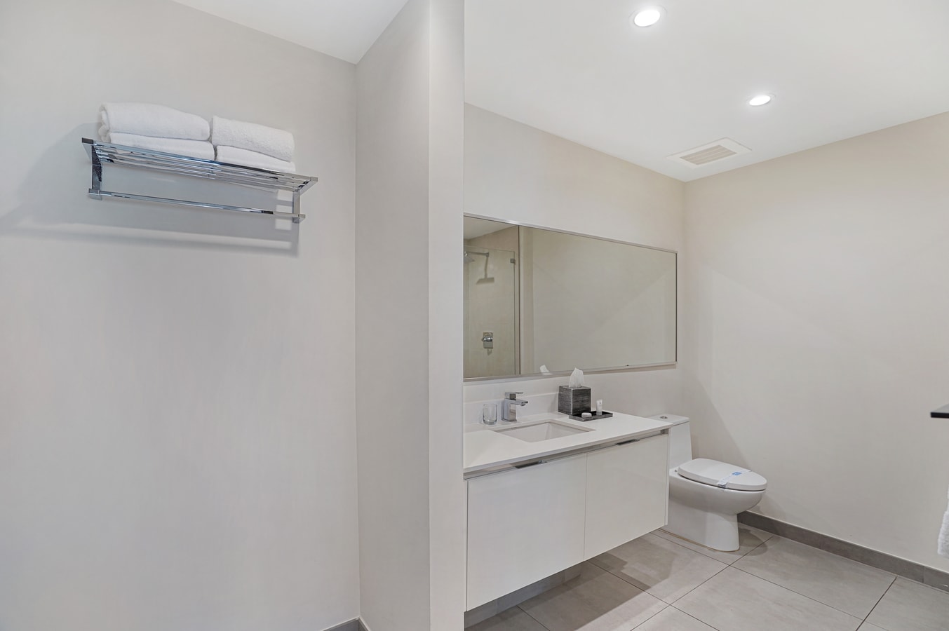 Apartamento de lujo en la playa con vista parcial al mar -CS15 6 Cielo Stays