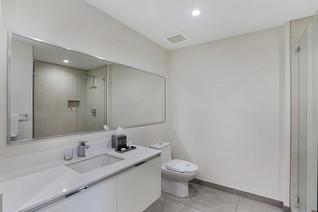 Apartamento de lujo en la playa con vista parcial al mar -CS15 7 Cielo Stays