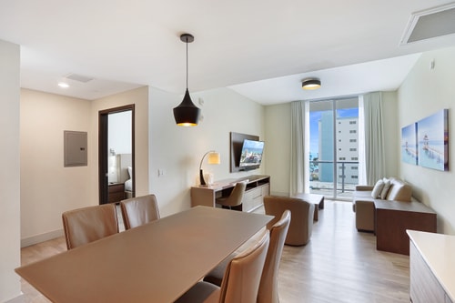 2BR Coastal Retreat w / atemberaubende Sonnenaufgang Ansichten -CS3 5 Cielo Stays