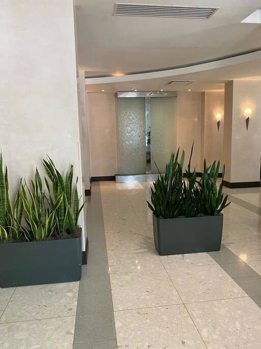 Charming High-Floor Condo |The Tides|No Fees-CS54 23 Cielo Stays