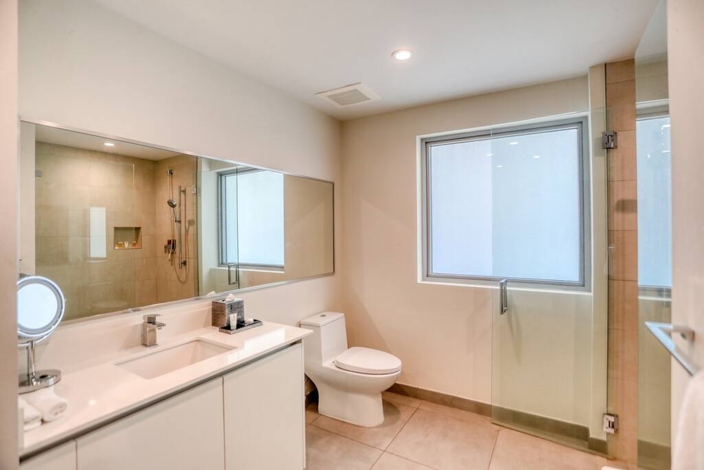 Luxury Corner unit with Wraparound Ocean Balcony Style-CS6 19 Cielo Stays