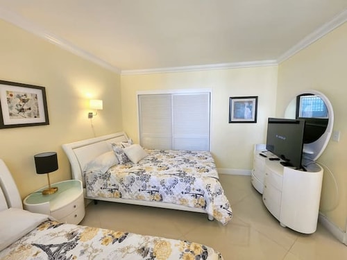 Beachside 1BR | No Fees | Pool & Beach Access CS60 9 Manlio Viajes  |  Agencia de Turismo