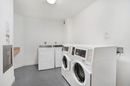 Beachside 1BR | No Fees | Steps to Sand - CS57 25 Tamesys Departamentos