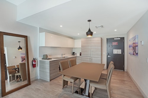 Luxury Beach Condo with Partial Ocean View -CS15 Manlio Viajes  |  Agencia de Turismo