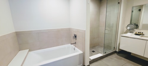 Luxury Beachside Condo with Bathtub - CS23 21 Manlio Viajes | Agencia de Turismo