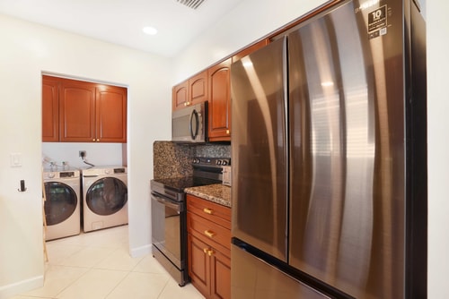 Retiro HWD no centro da cidade | quintal + perto da praia - CS61 16 Cielo Stays